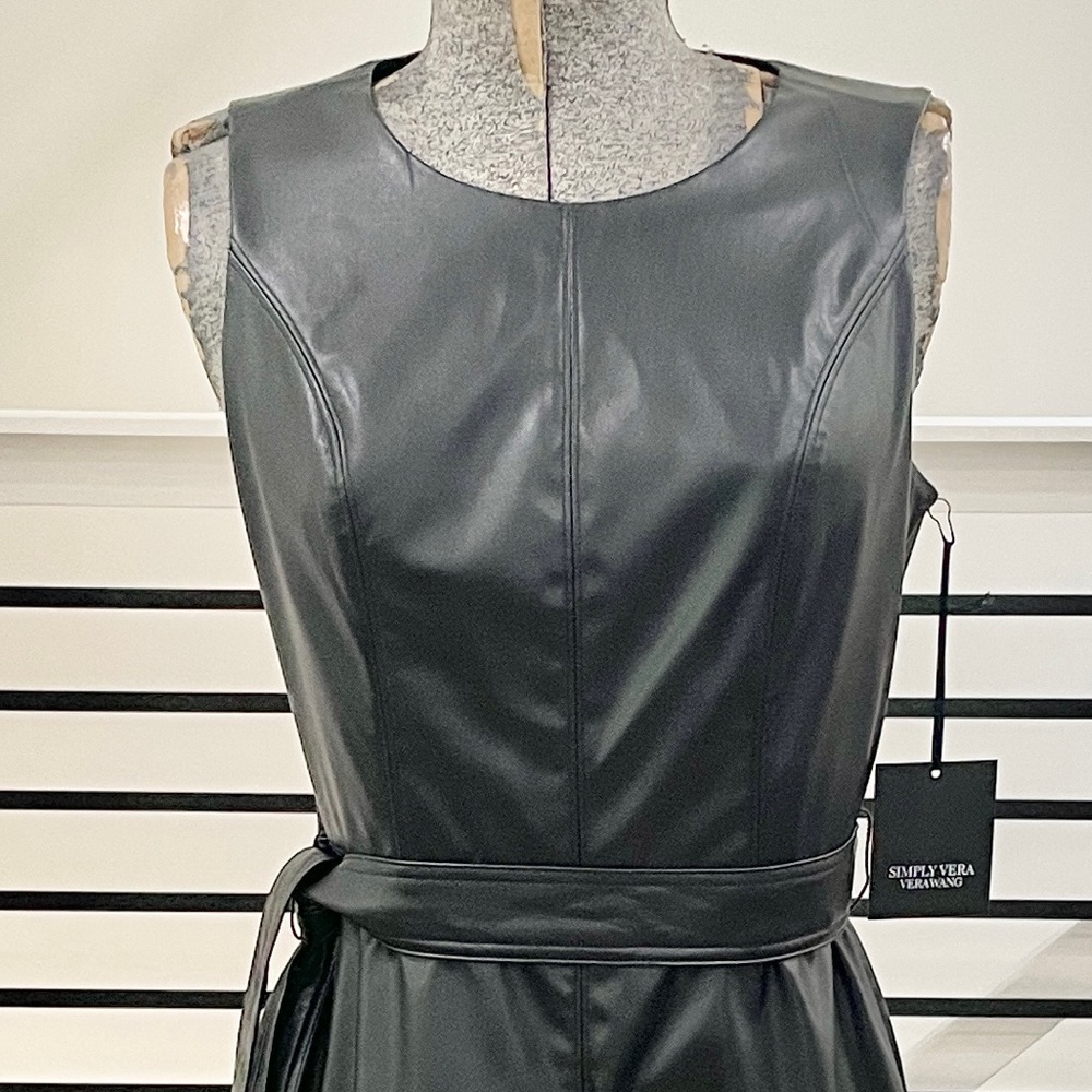 XS simply vera Vera Wang Black sleeveless faux leather dress - Picture 3 of 7